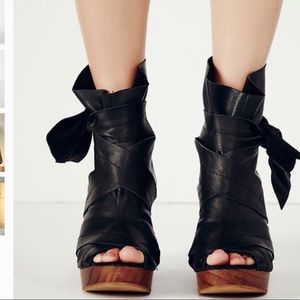 ISO free people spire wrap clog